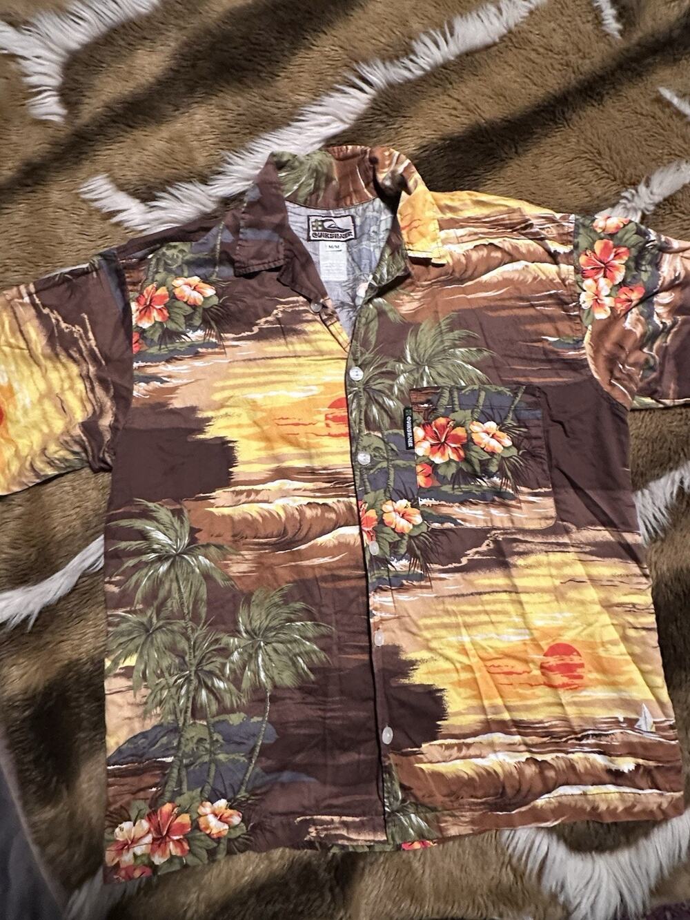 Vintage Quiksilver Aloha Shirt Mens M Brown Tropical Beach Hibiscus Camp Shirt